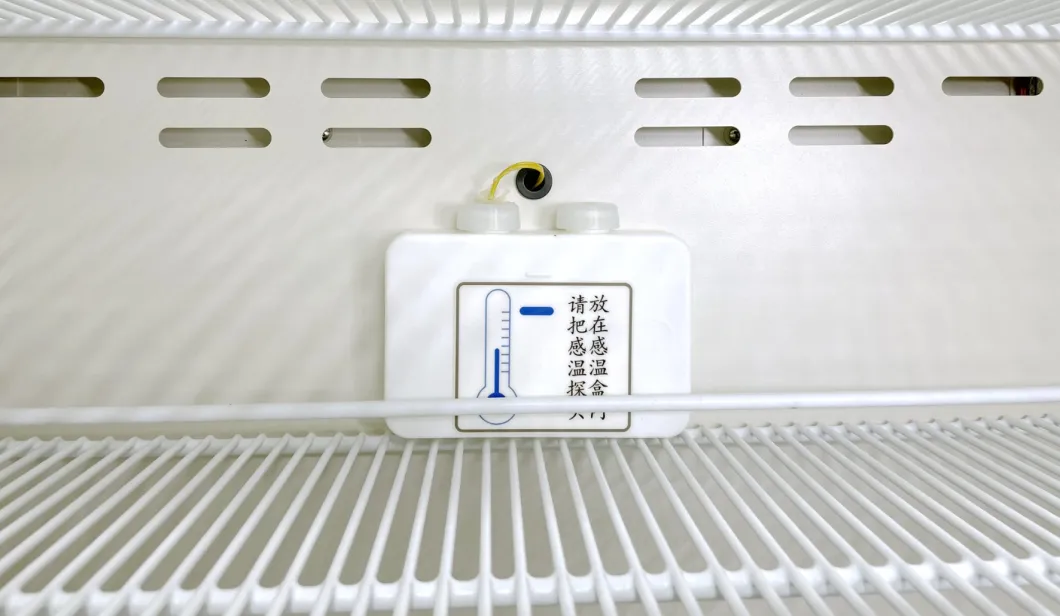 Tür-vertikale Stand-medizinische Apotheken-Impfkühlschrank der großen Kapazitäts-656L nebeneinander 2-8 Grad
