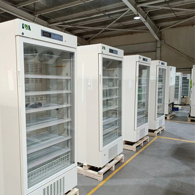 Kühlschrank für Medikamente und Impfstoffe mit einer Kapazität von 1500 L bei 2-8°C